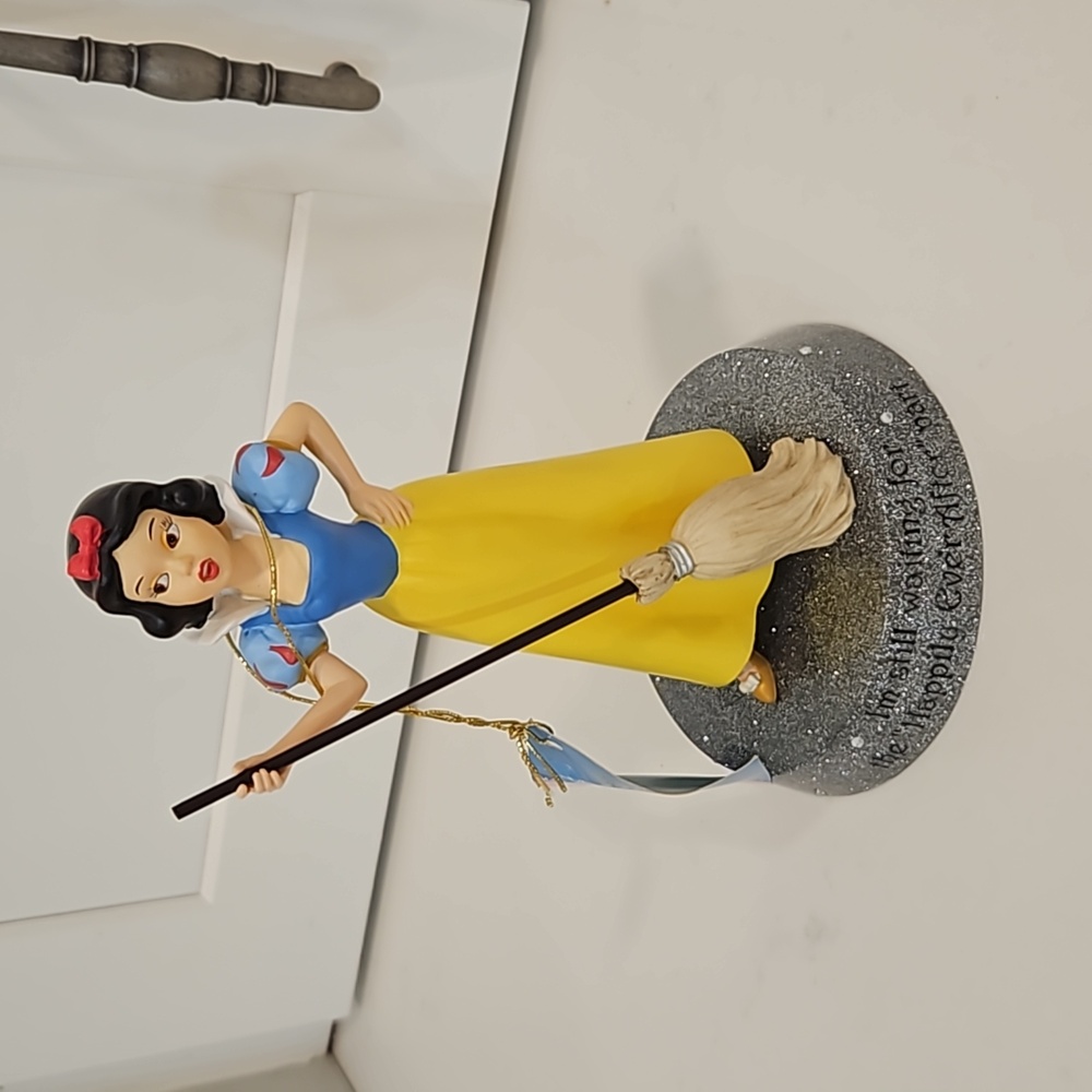 Snow White resin figurine